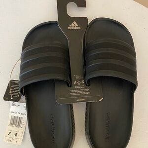 NWT Adidas Slides Size Men 7/ Women’s 8